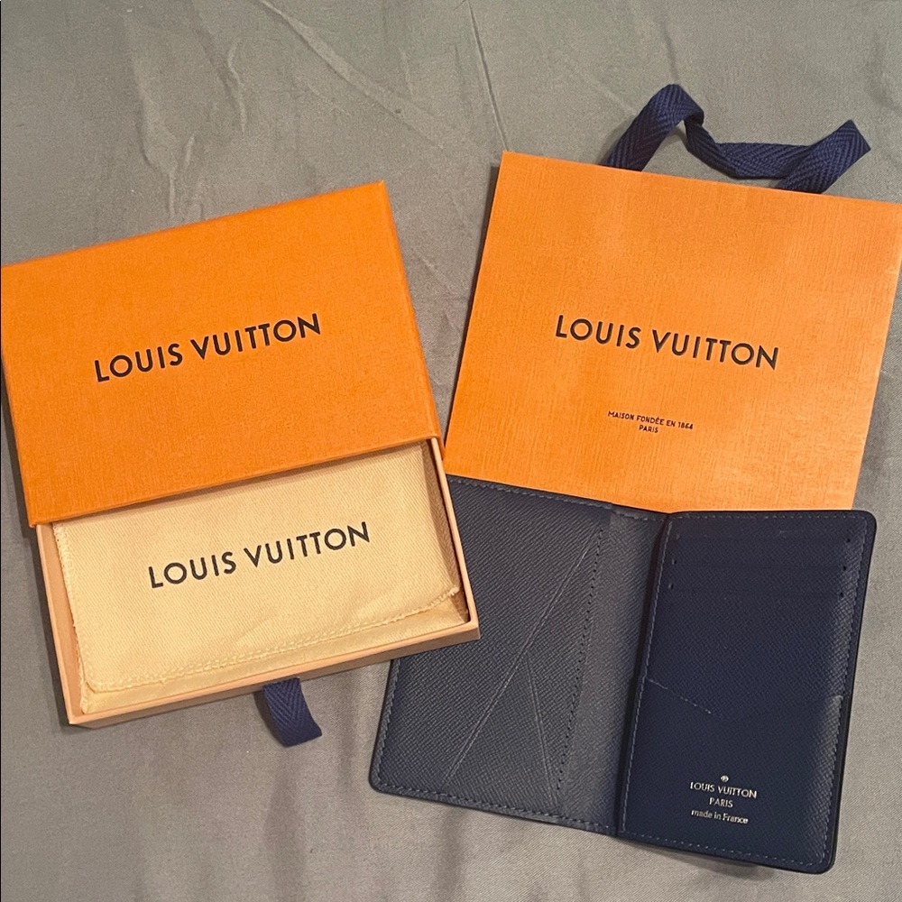Louis Vuitton Blue on light Blue Men's card holder Wallet - Picture 3 of 6